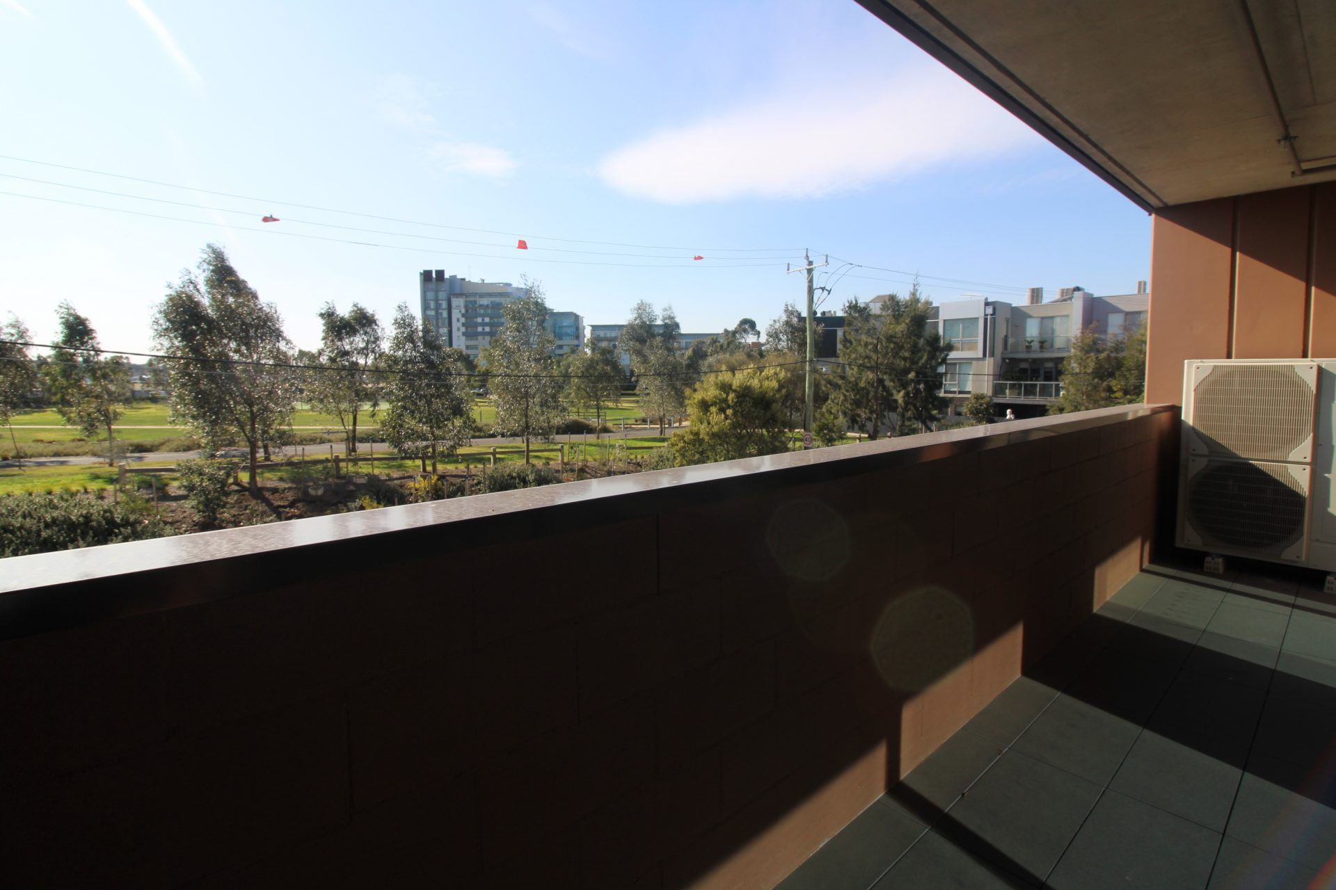 FOR LEASE - Take Your Riverside Place With This Stunning 2-Bedroom 2-Bathroom inc. Study - Image 9