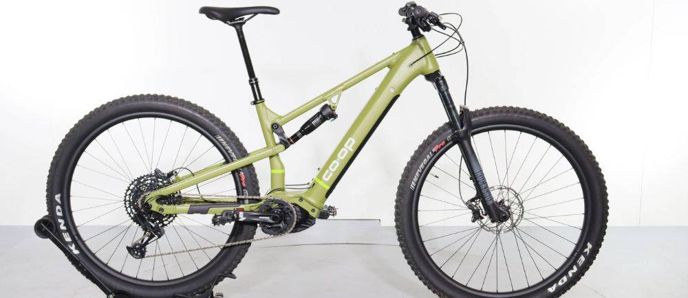 Co-op Cycles DRT e3.1 on a stand