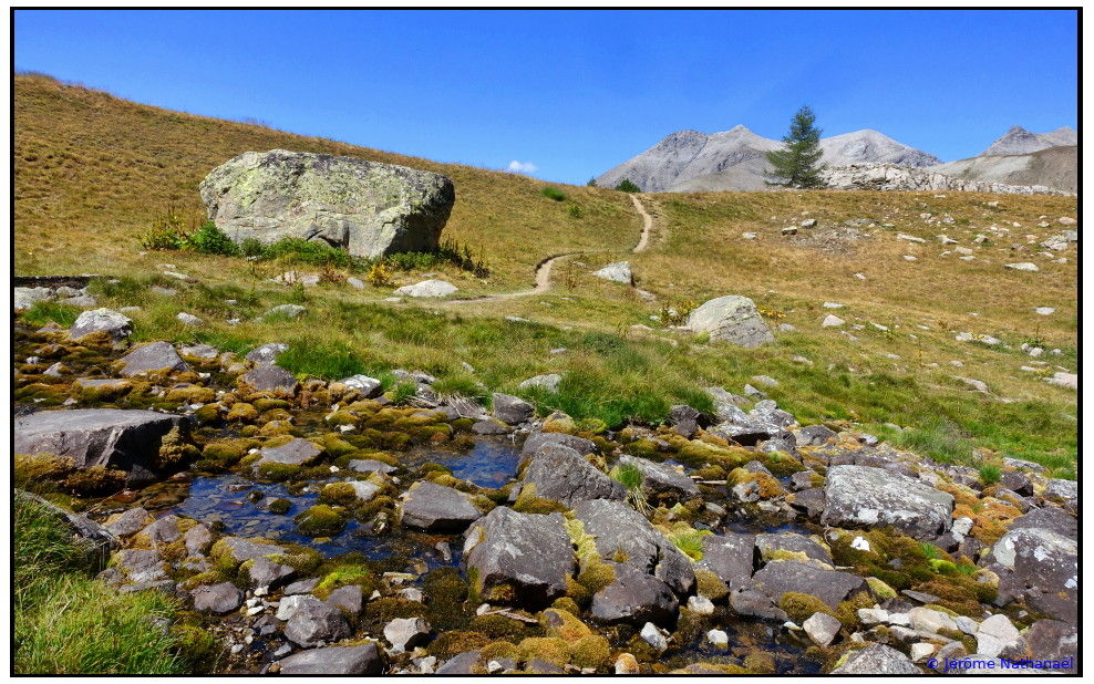 Roches près du lac d'Allos