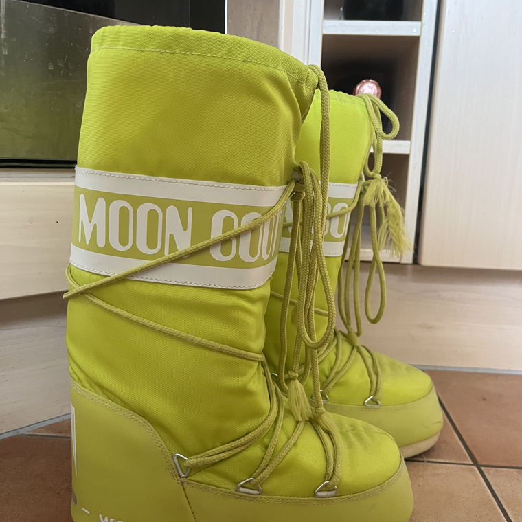 Moon boot