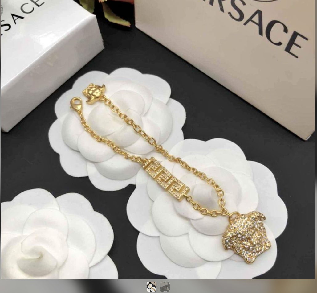 Fashion necklace