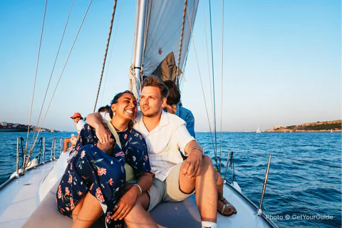Daytime/Sunset/Night City Sailboat Tour with Drink