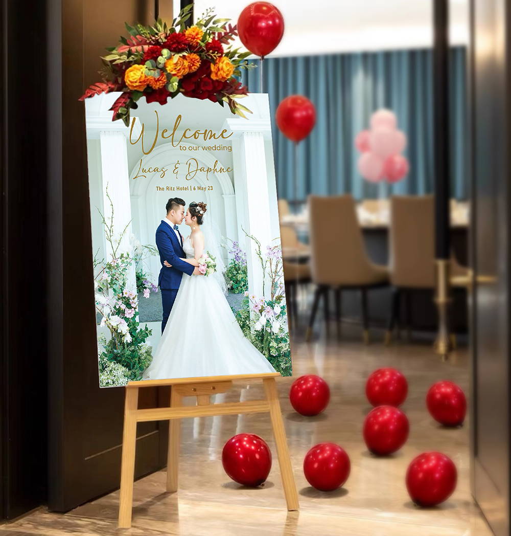 acrylic welcome wedding sign with stand