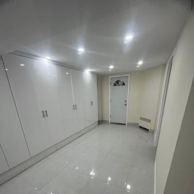 "Charming 1-Bedroom Basement Apartment in Prime Jamaica Estates, Near St. John's College"
