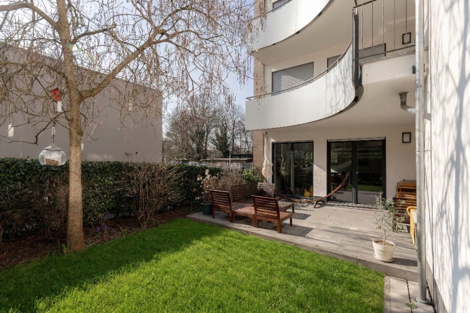 Exclusive garden apartment in an architect-designed home – modern living for the highest standards