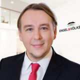 Rafael Majnik ist Immobilienmakler bei Engel & Völkers in Berlin.