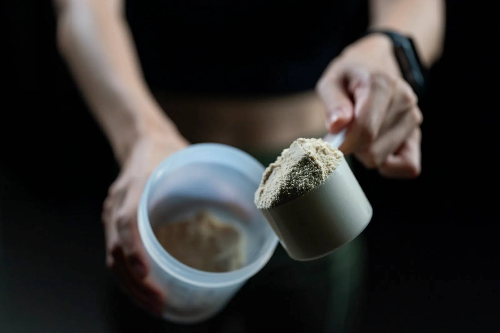 How Many Grams Is a Scoop of Protein Powder? – Torokhtiy Weightlifting