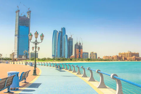 From Dubai Shared Tour: Epic Abu Dhabi with lunch Tour
