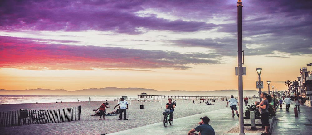 Photo by Roy Munson on Unsplash of Manhatttan Beach Bikeway