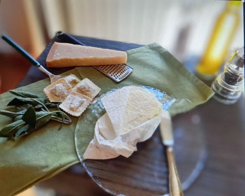 Corsi di cucina Lucca: Corso di cucina casalinga con bruschette, ravioli, tiramisù 