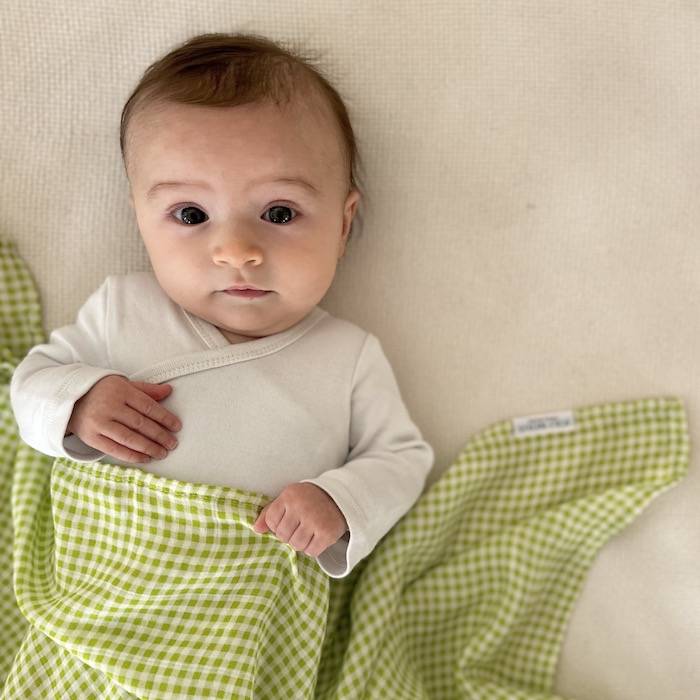 lange xl fraise rouge blanc joli nous swiss made marque suisse enfant bébé  cadeau naissance personnalisation broderie