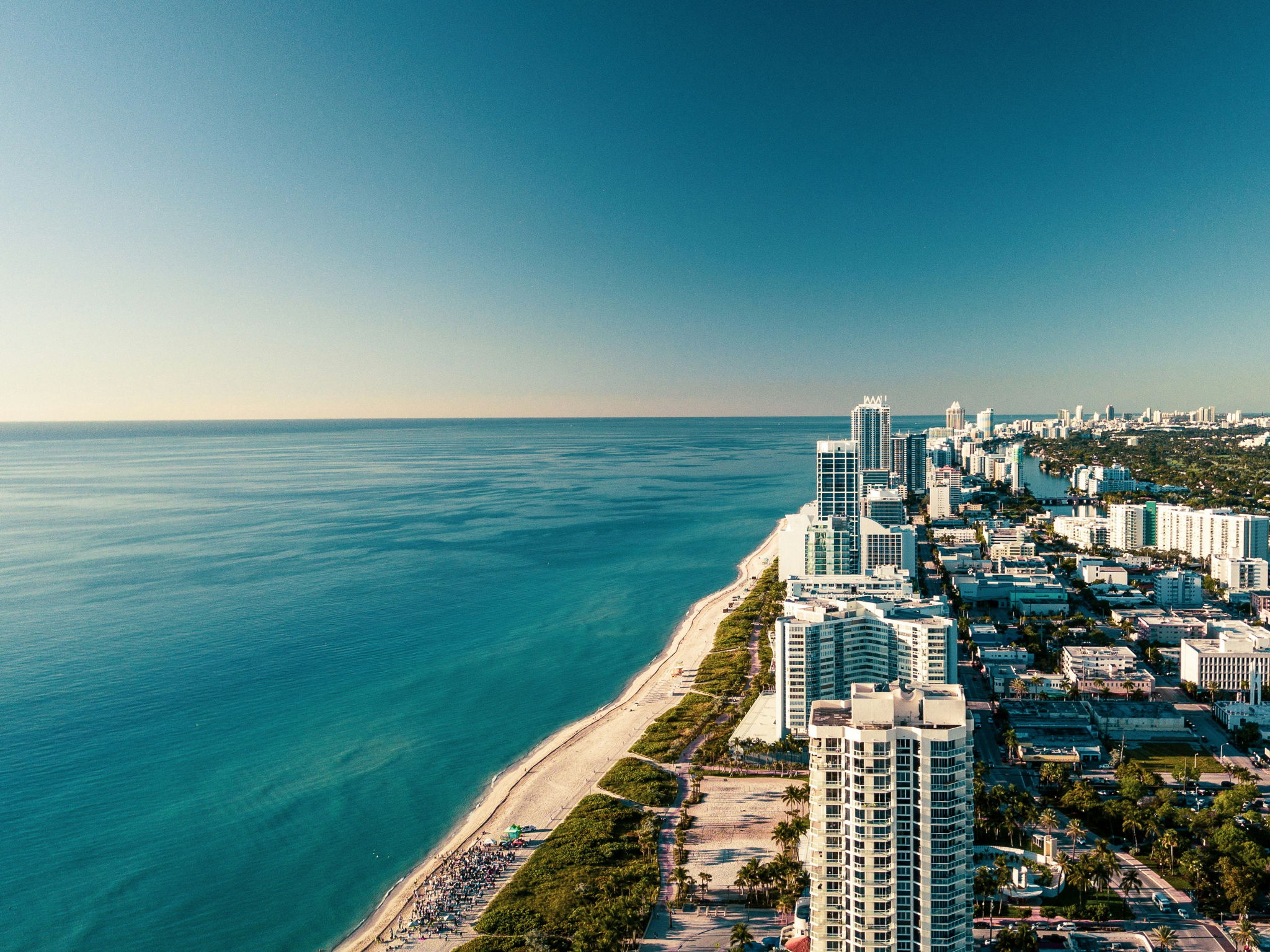 featured image for story, Relocating to Miami, Florida? What Buyers, Sellers & Agents Need to Know (2025)