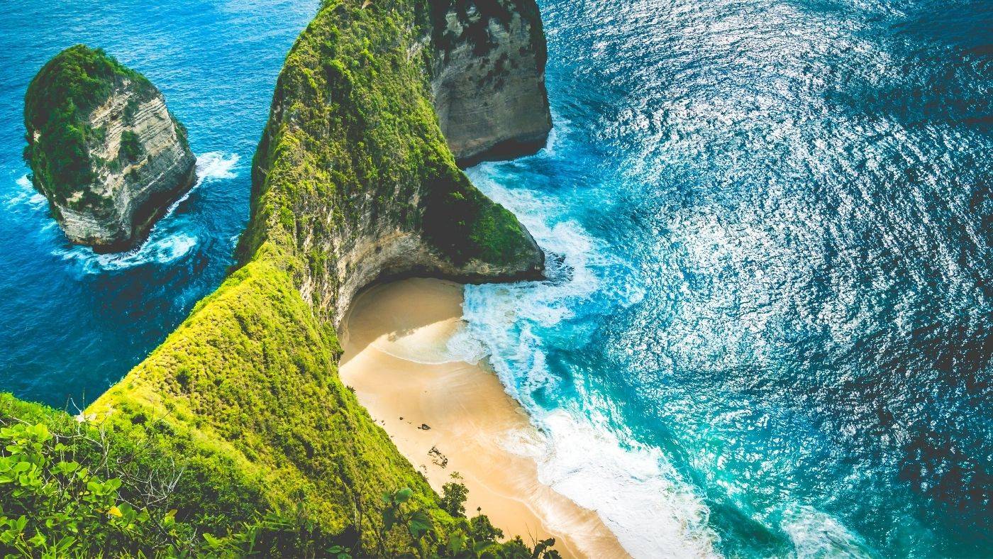 Bambina Bali Travel Guide Ocean and Cliffs