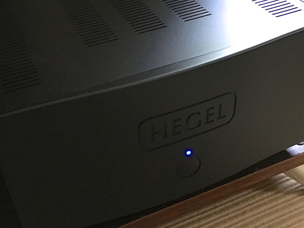 Hegel  H30 Stereo amplifier 350 WPC