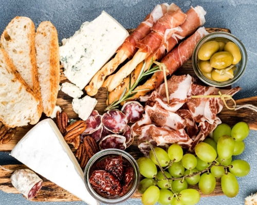 Corsi di cucina Torino: La "Merenda Sinoira": esperienza Gourmet a Torino