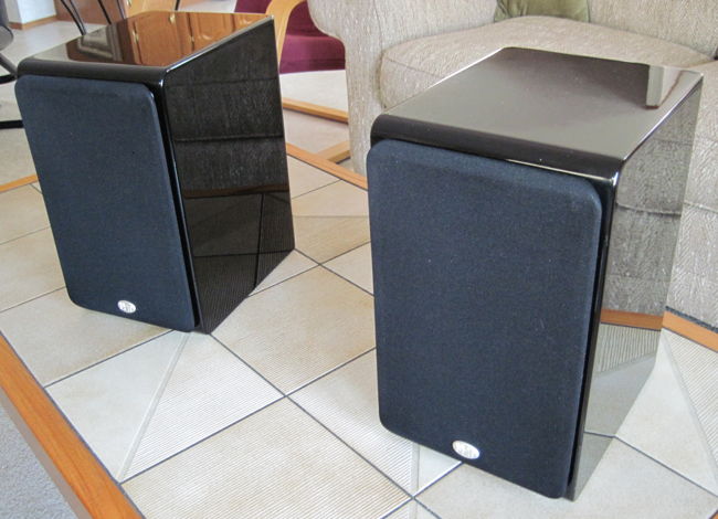 NHT  Monitor Loudspeakers SB-3; pair in gloss black wit...