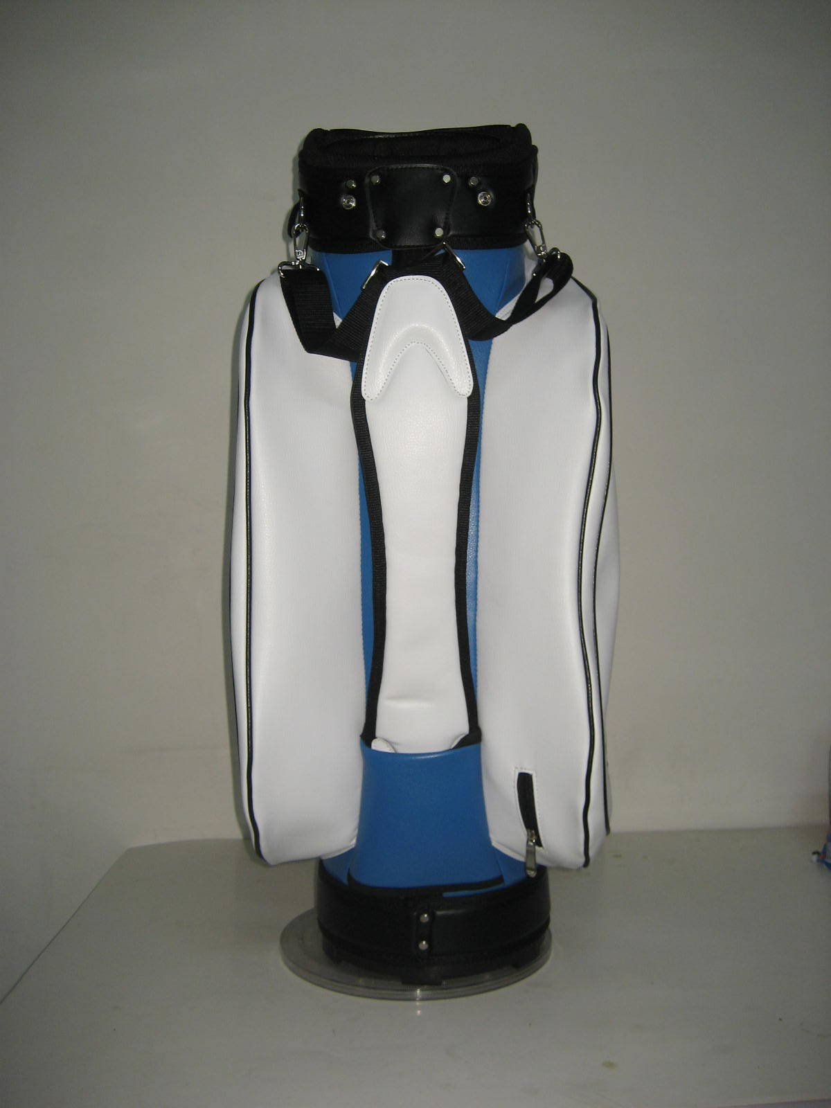 Customised football club golf bags by Golf Custom Bags 210