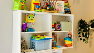 kreuzzwerg spielbereich aufhangeschrank