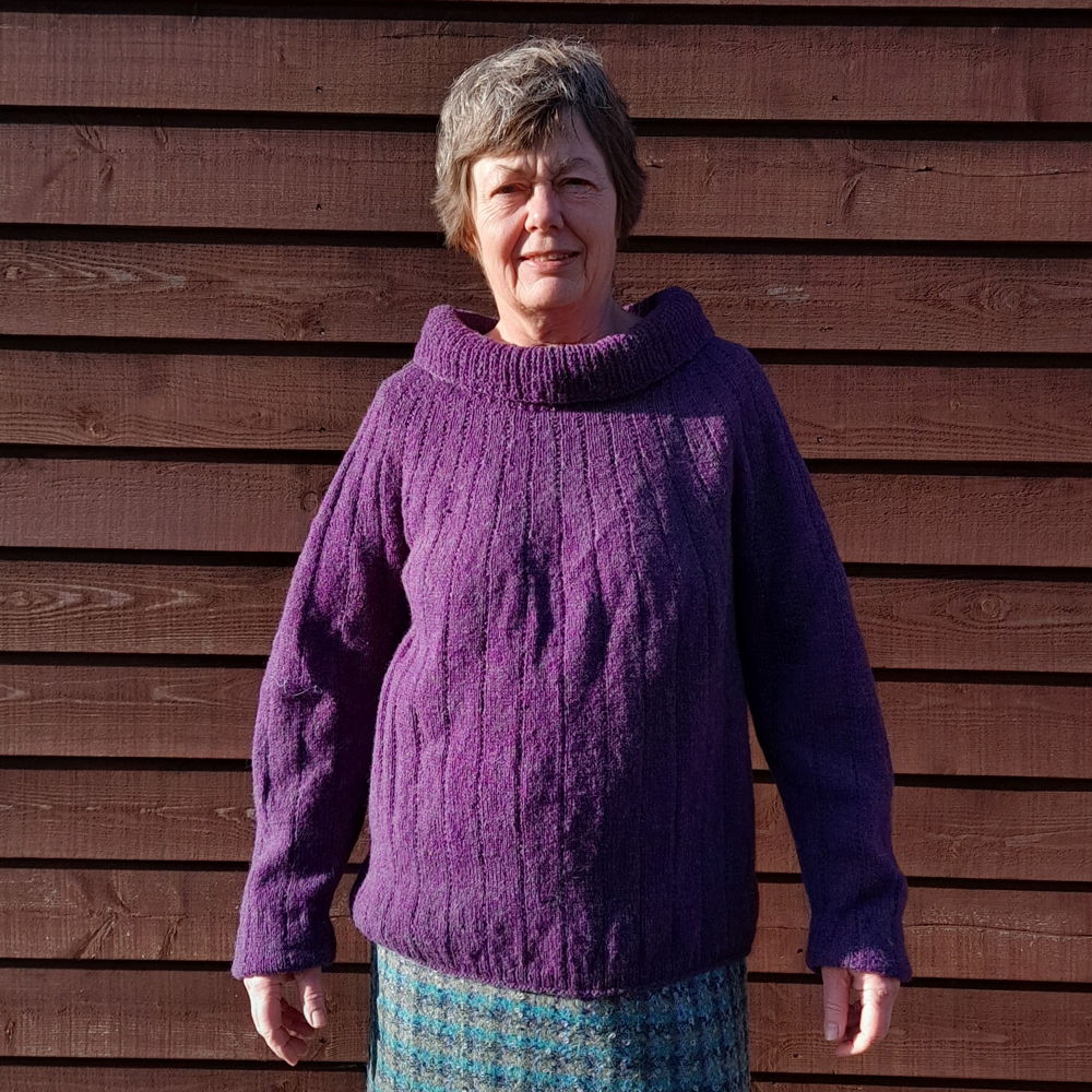 ISOBEL, plain coloured jumper with rustik vertical stripes for ladies - in Shetland wool