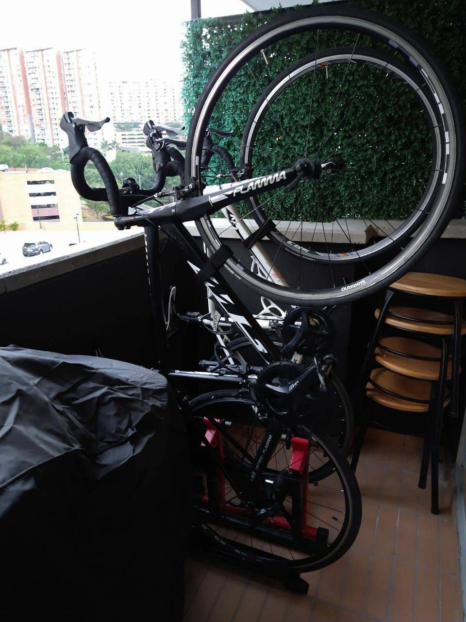 Soporte Vertical BikeUp para Bicicletas – Tienda BikeUp