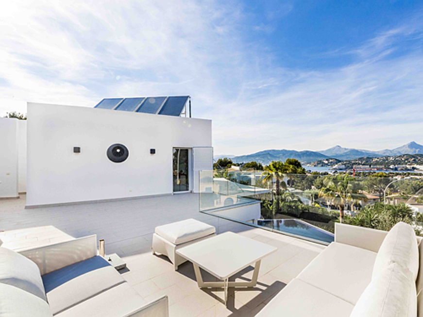  Groß-Gerau
- Engel & Völkers hat die ehemalige Villa von Modedesigner Alexander McQueen auf Mallorca für 2,45 Millionen Euro vermarktet.