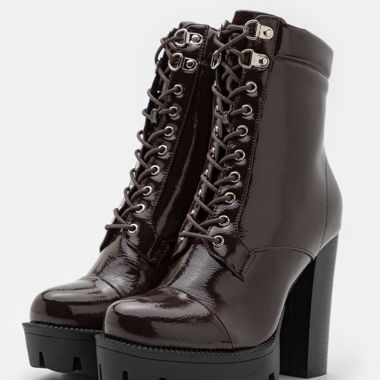LSI RIS ANKLE HEELED BOOTS
