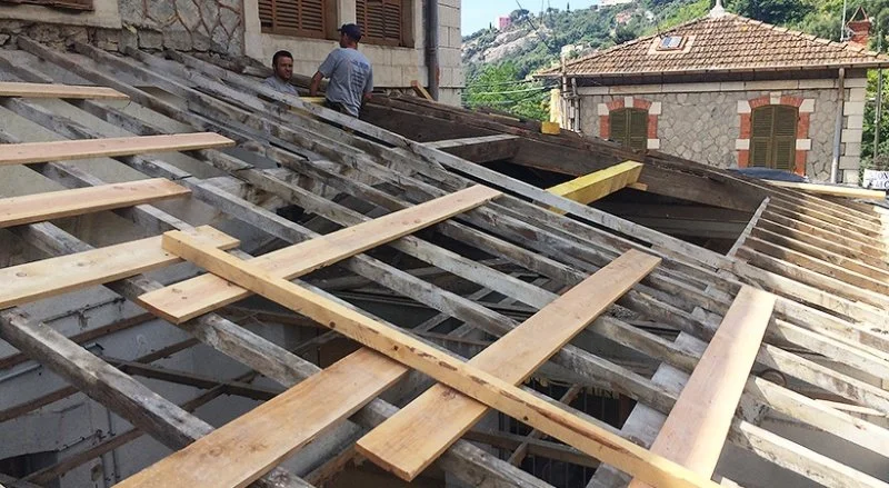 Renforcement d’une charpente traditionnelle avec réalignement — photo 3 sur 8 — CEG TOITURE