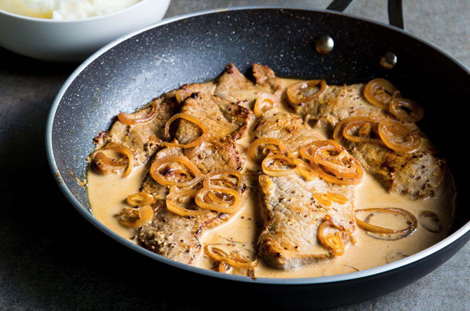 Escalopes de porc à la crème et à la moutarde