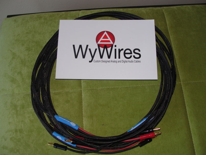 WyWires Blue Speaker Cables 12 ft. Bananas