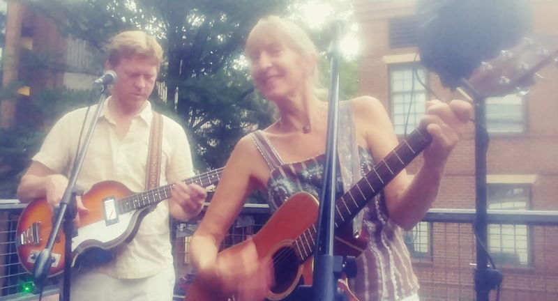 Mojo Pie Live