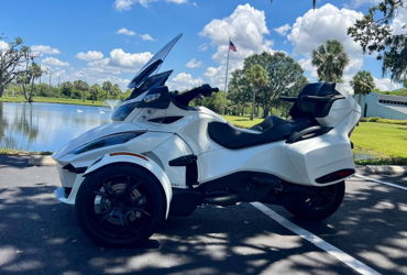 2019 CAN-AM SPYDER RT LIMITED motorcycle for rent near Punta Gorda, FL