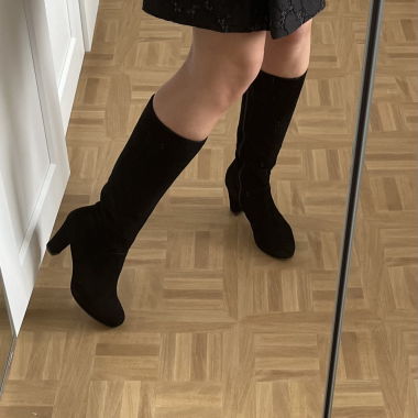 Chamois black boots 