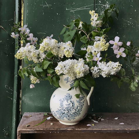 Blousy Scented Lilacs in White