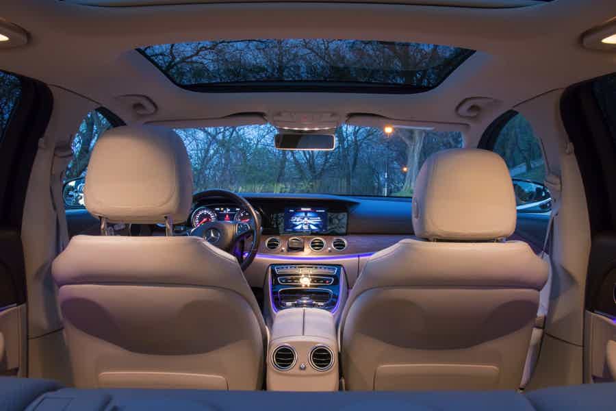 Luxury VIP Limousine Rental and Executive Car Service - photo 6