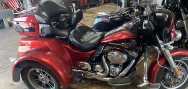 2012 HARLEY-DAVIDSON TRI GLIDE ULTRA CLASSIC TRIKE motorcycle for rent near Dickinson, TX
