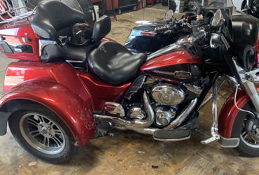 2012 HARLEY-DAVIDSON TRI GLIDE ULTRA CLASSIC TRIKE motorcycle for rent near Dickinson, TX