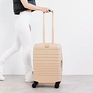 BÉIS Front Pocket Carry-On
