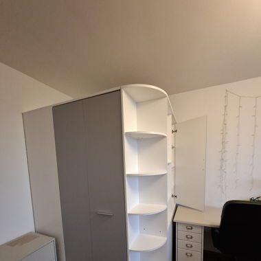 Begehbarer Kinder-Kleiderschrank