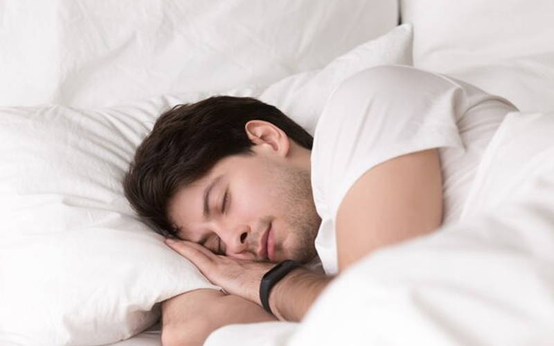 The Effects of Sleep on Weight Gain, Eating Behaviors, and Food Choices The Effects of Sleep on Weight Gain, Eating Behaviors, and Food Choices