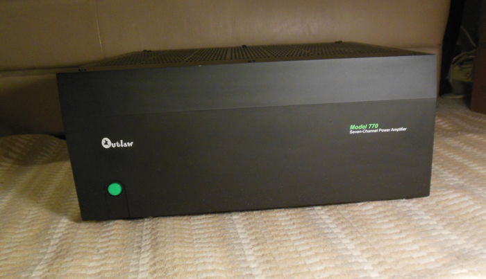 Outlaw Audio   770 - Seven-Channel Amplifier  Outlaw Au...