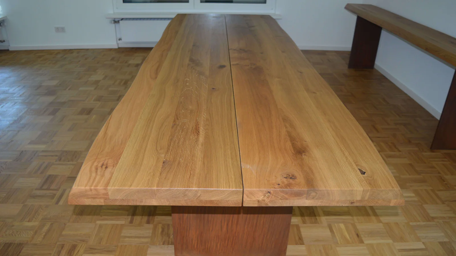 Tischplatte in geölter Ulme mit interessanter Holzoptik
