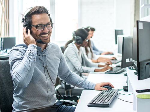 It Service Desk E V Technology Join The Team