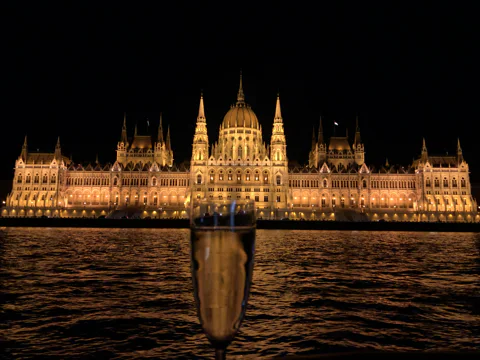 Evening Sightseeing Cruise / Danube Legend