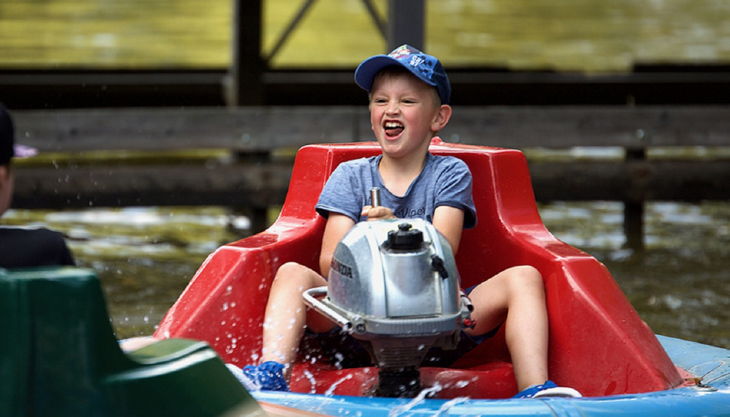 schloss thurn bumperboot