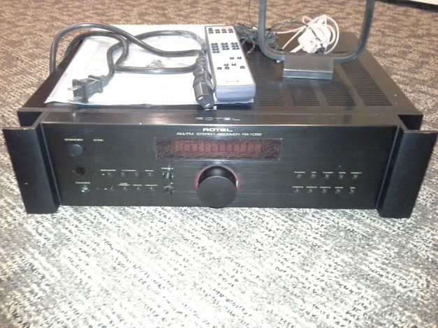 Rotel RX-1052 Stereo amp/receiver good condition, 100wpc