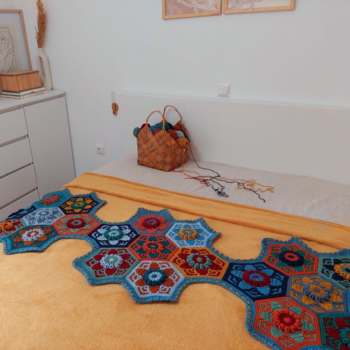 SECRET GARDENS. Overlay mosaic crochet motif pattern