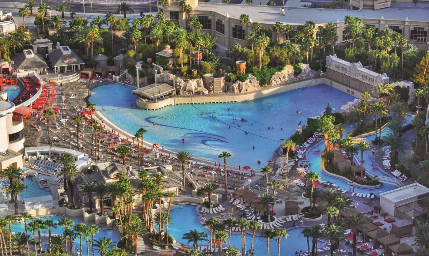 7 Most Breathtaking Pools in Las Vegas