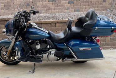 2014 HARLEY-DAVIDSON FLHTK ELECTRA GLIDE ULTRA LTD (DAYTONA BLUE) motorcycle for rent near Vista, CA