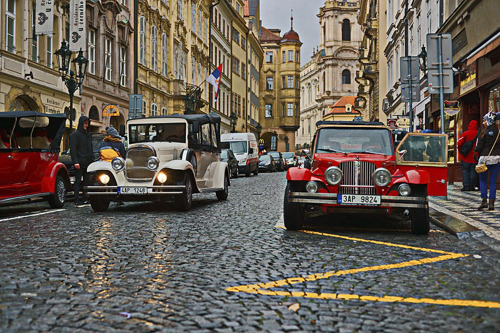 На ретромобиле по улицам Праги