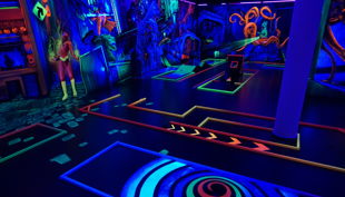 bester geburtstagde schwarzlichthelden mainz bahn bunt wand leuchtet graffiti